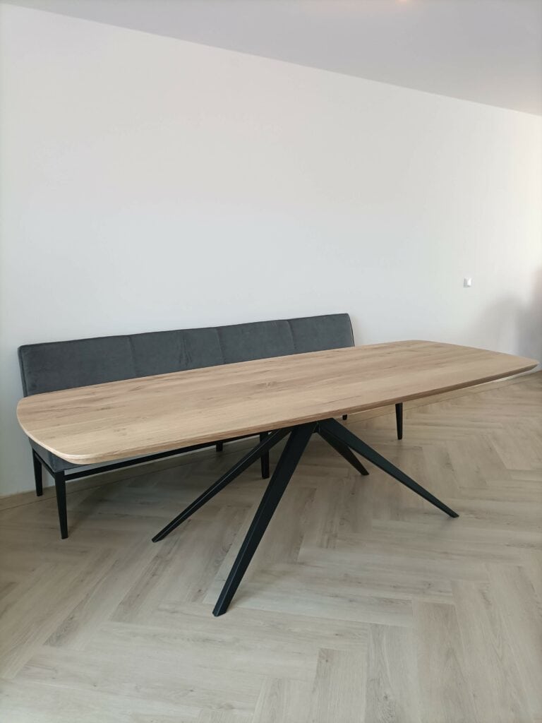 Deens ovale tafel met 3-D onderstel