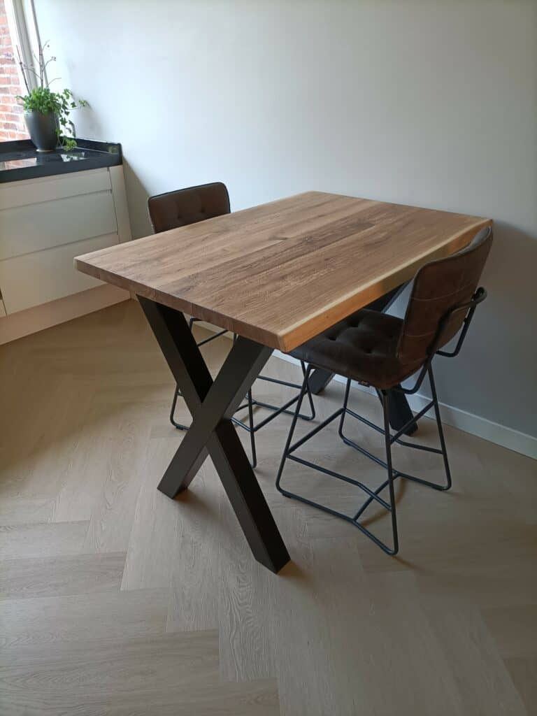 Eiken bartafel met stamrand