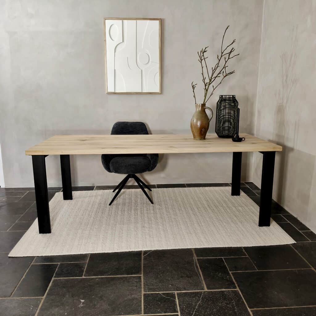 Eiken tafel met platte N-poten