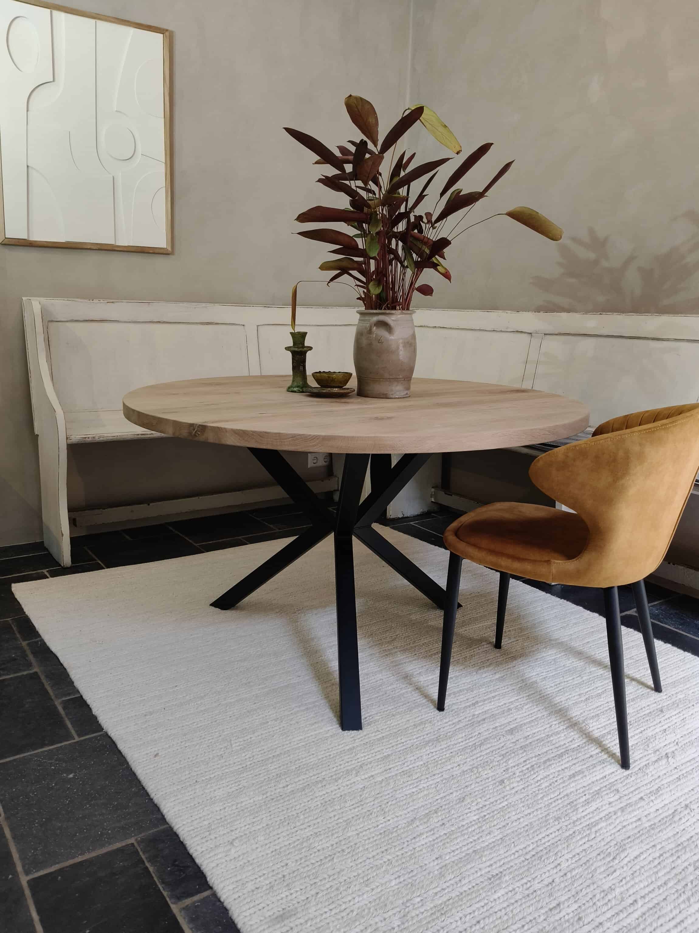 Ronde eiken tafel met 3-poot koker 5x5 cm